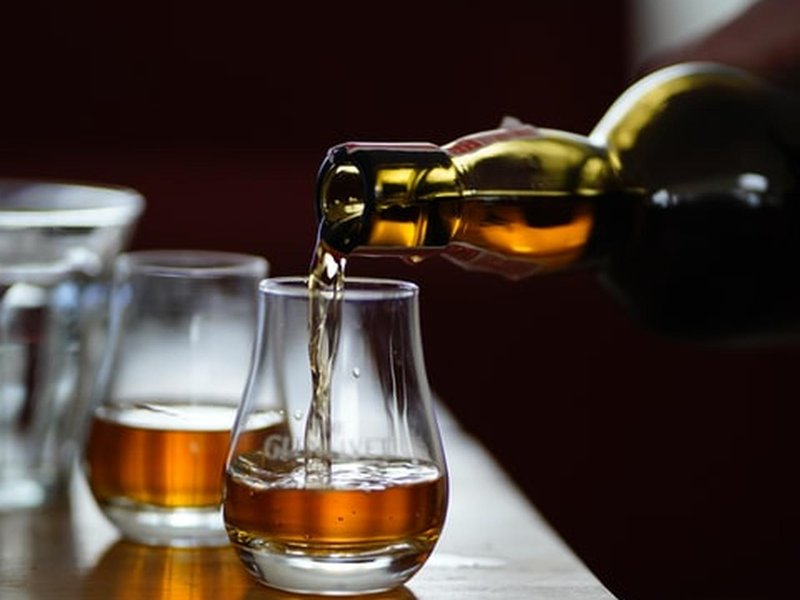 Creatieve drank cadeaus voor een man